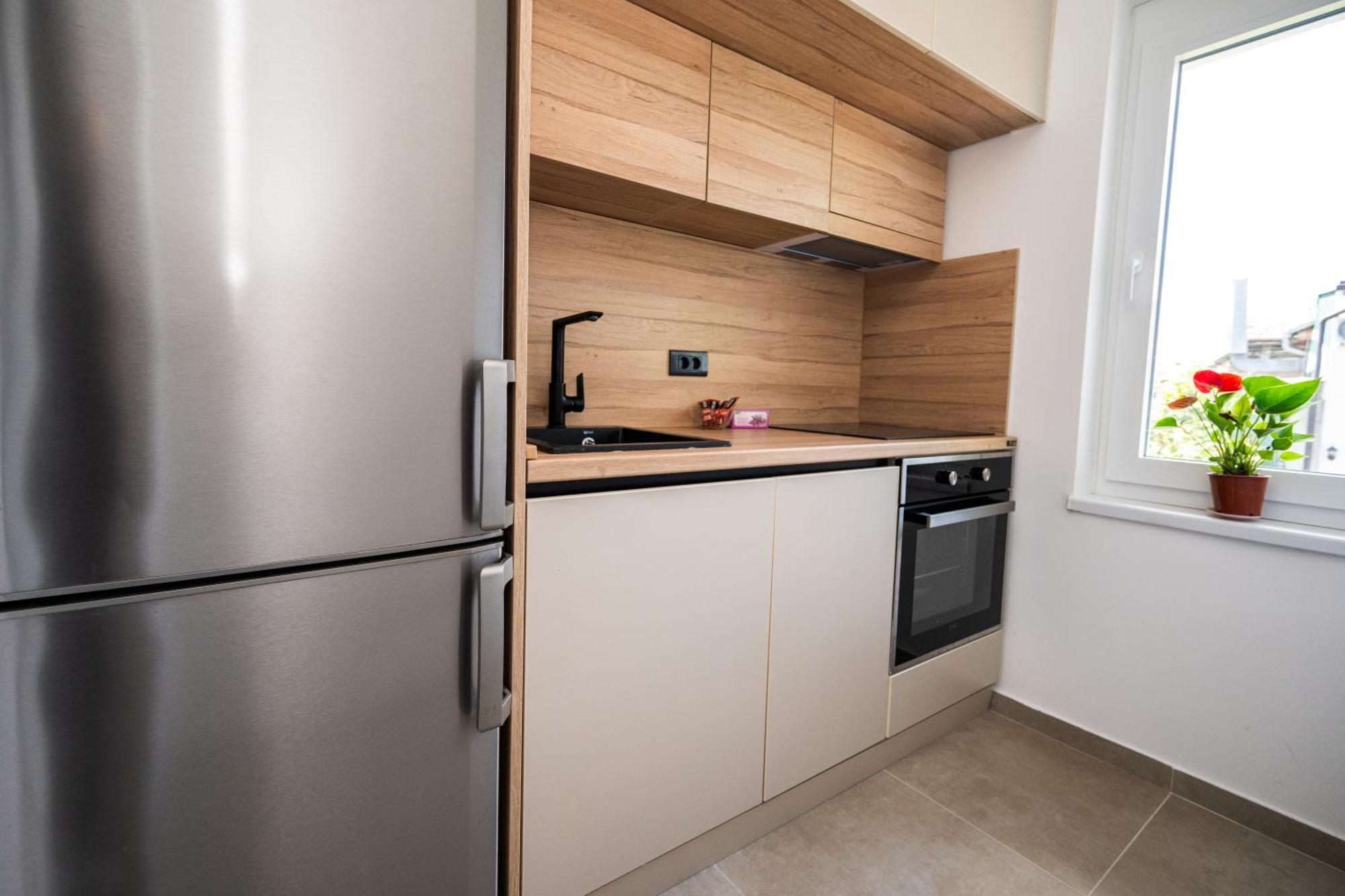Bright 2Bdr Apartment With Balcony - Free Parking Sarajevo Exterior photo