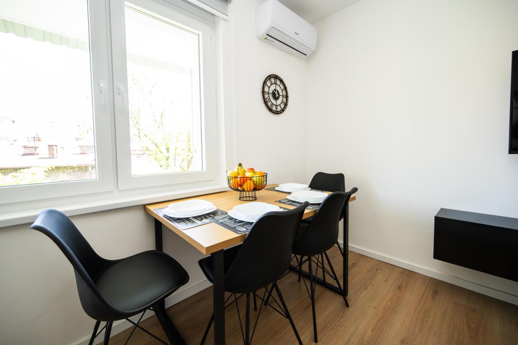 Bright 2Bdr Apartment With Balcony - Free Parking Sarajevo Exterior photo