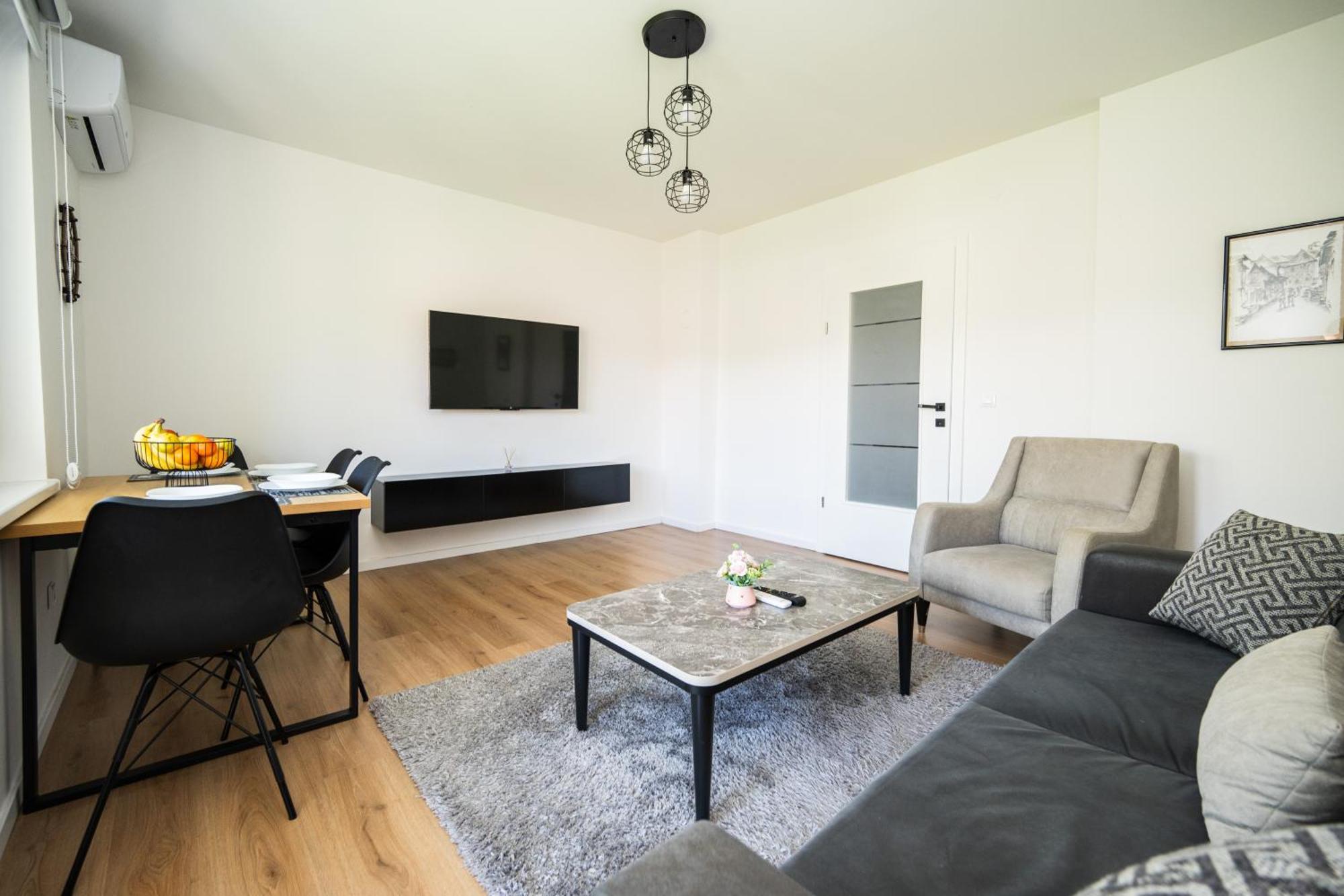Bright 2Bdr Apartment With Balcony - Free Parking Sarajevo Exterior photo