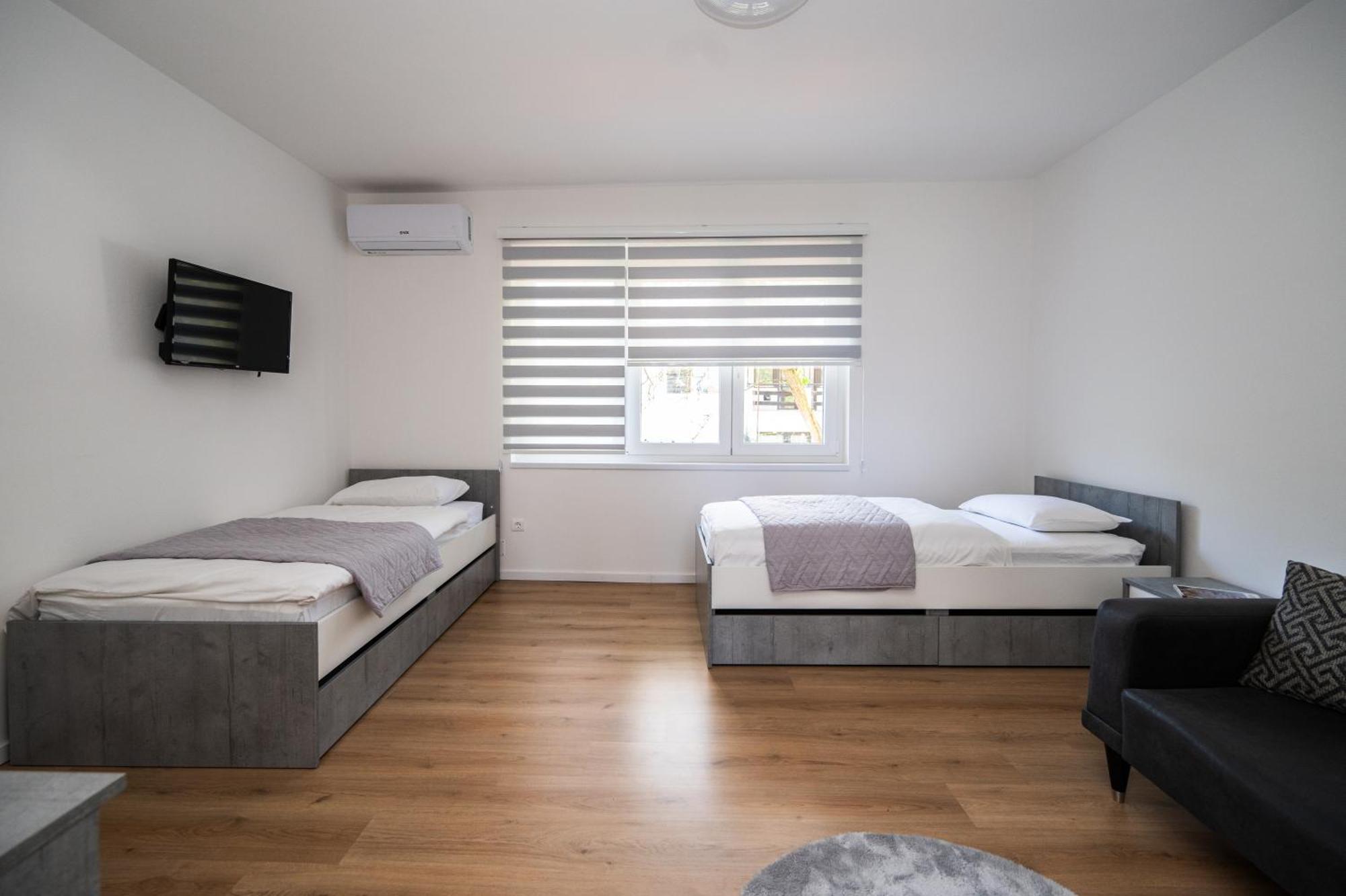 Bright 2Bdr Apartment With Balcony - Free Parking Sarajevo Exterior photo