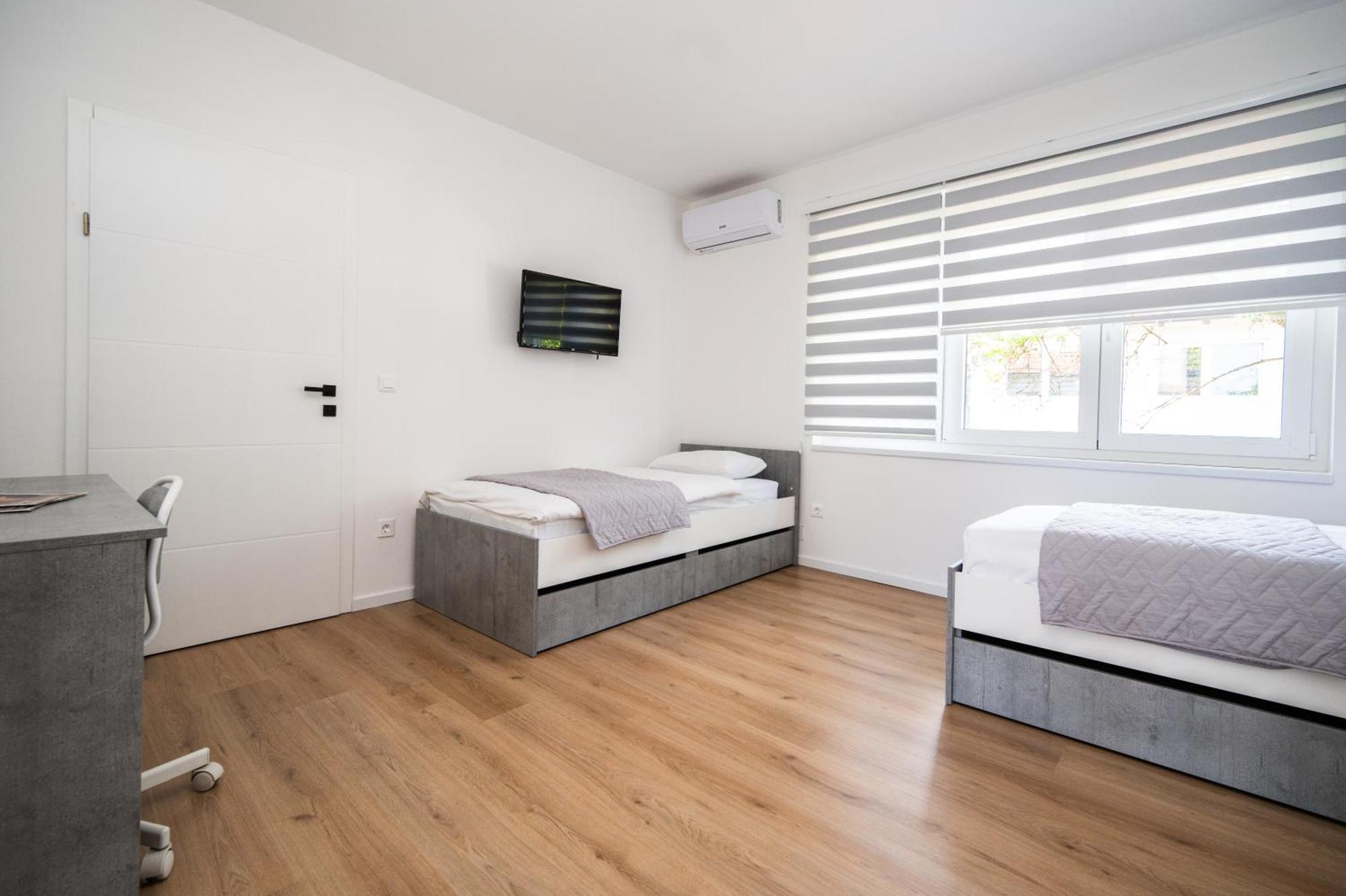 Bright 2Bdr Apartment With Balcony - Free Parking Sarajevo Exterior photo