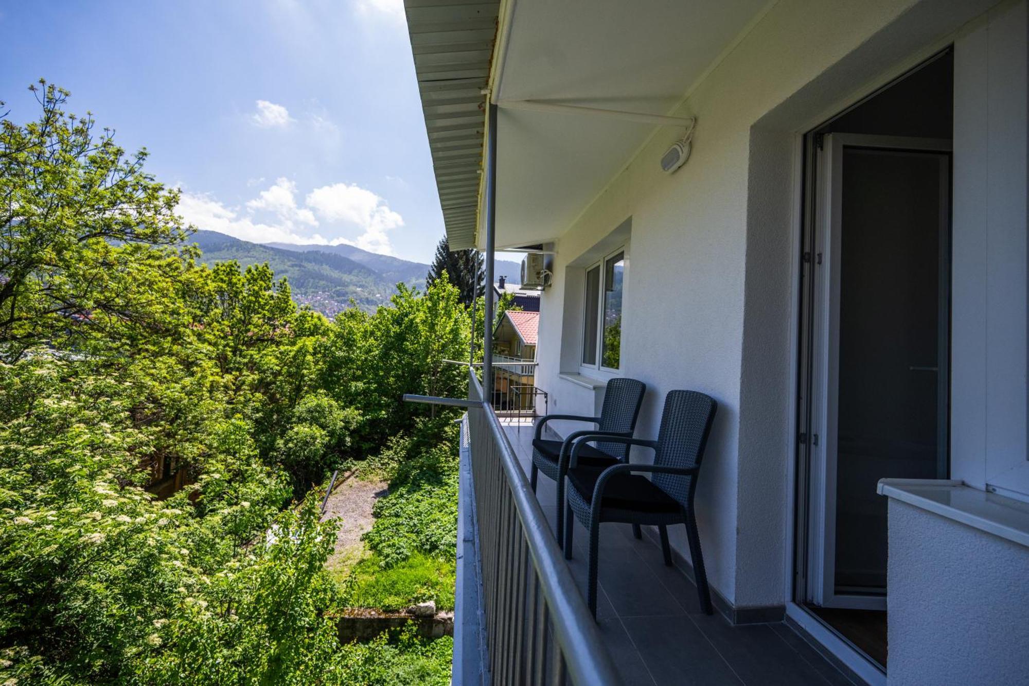Bright 2Bdr Apartment With Balcony - Free Parking Sarajevo Exterior photo